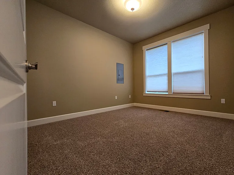 810 Teal St — Photo 7