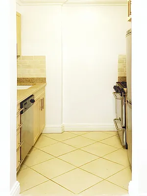 Rented by Corcoran | media 27