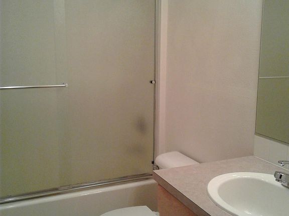 Full Bath (access via the master bedroom or the entry hall)