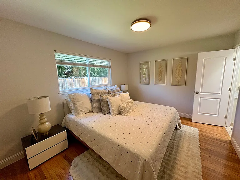 1190 Arlington Ln — Photo 9