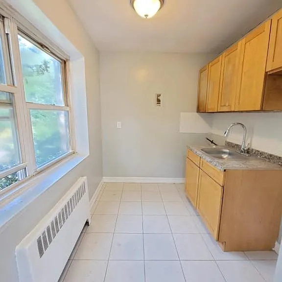 595-594 Elizabeth Ave #2A — Photo 1