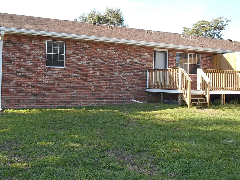 1564 S Montgomery St — Photo 2