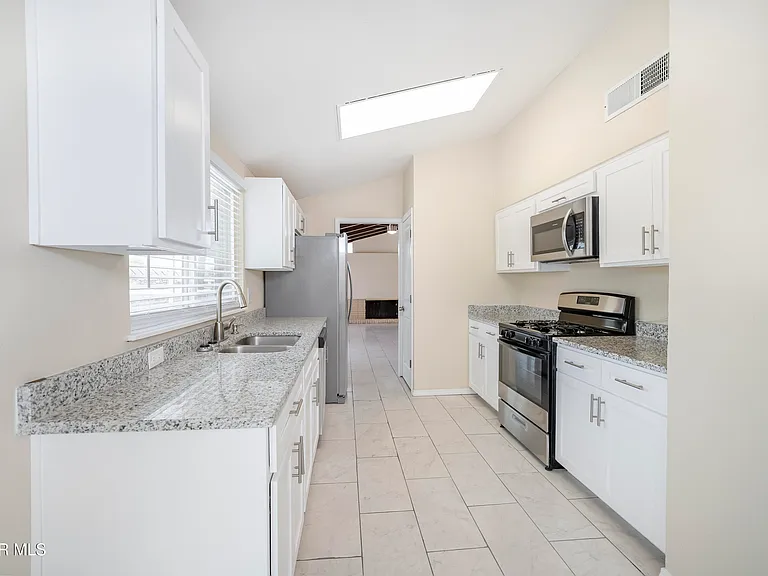 368 Chermont Ct — Photo 7