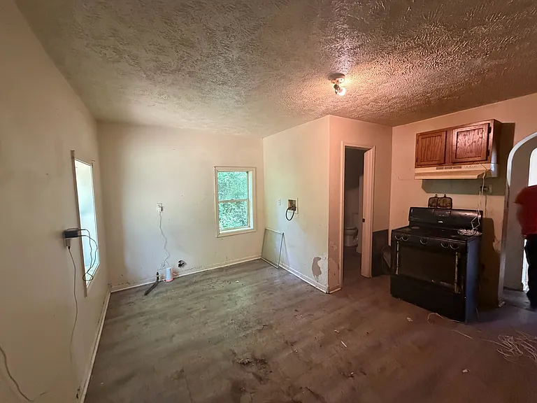 605 S Ligonier St — Photo 9