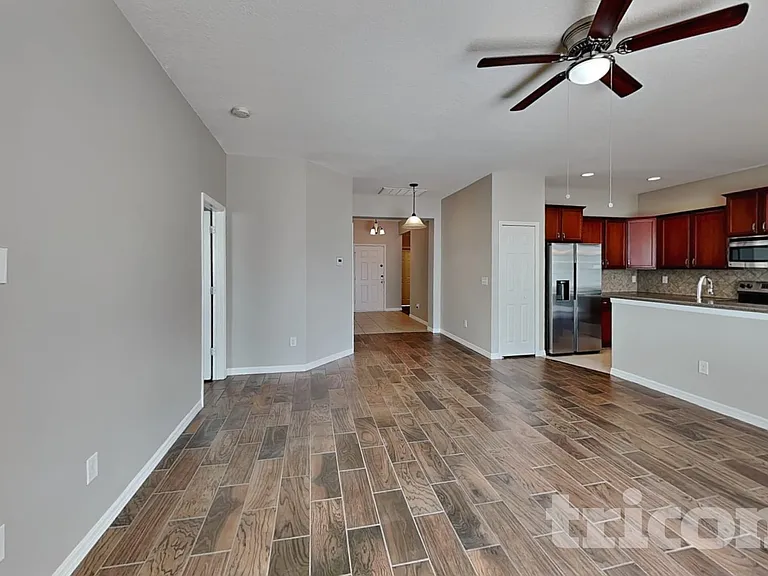 1109 Lauren Manor Loop — Photo 3