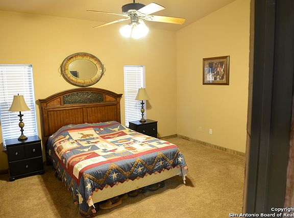 5th image of 111 Creekwood Pl