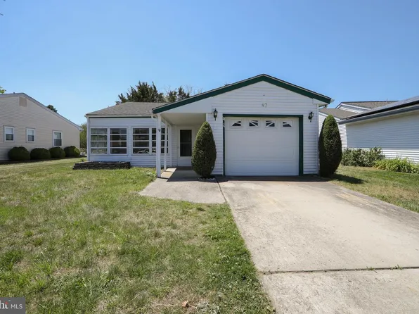 87 Huntington Dr, Southampton, NJ 08088