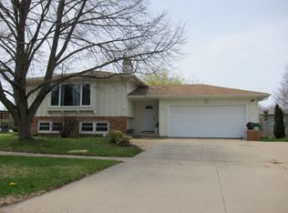 1002 8th St, Harvard, IL 60033