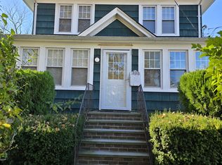 38 Totten Pl #2, Babylon, NY 11702