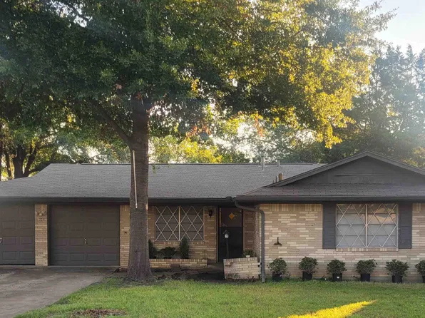 108 Brannan Dr, Ennis, TX 75119