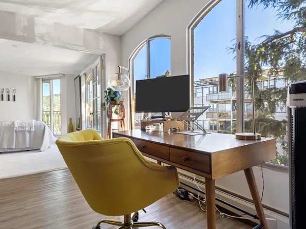 5405 Carlton St APT 303, Oakland, CA 94618