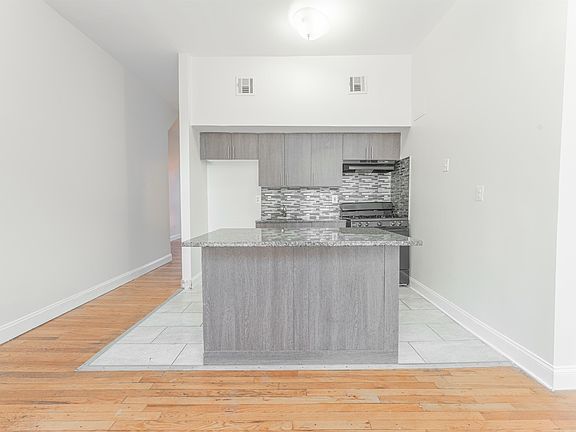 4th image of 560 Bramhall Ave