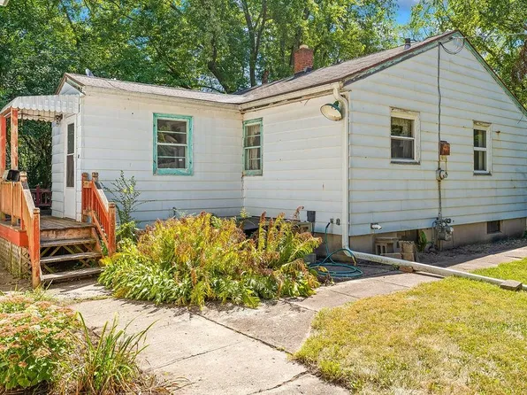 5801 Montague Rd, Rockford, IL 61102