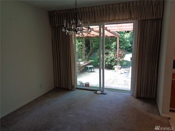 4th image of 3026 NE 203rd St