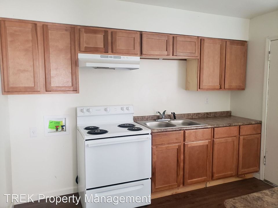 2nd image of 957 S Wellington St #4