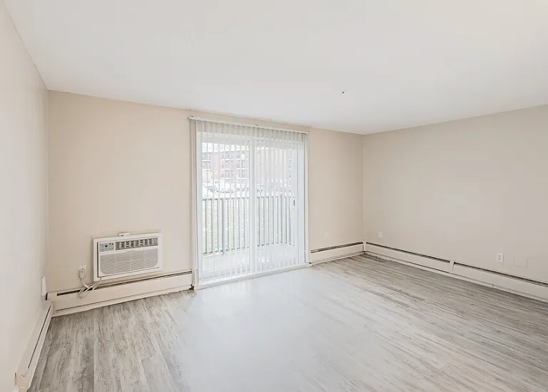 Highland House Apartments — Photo 21