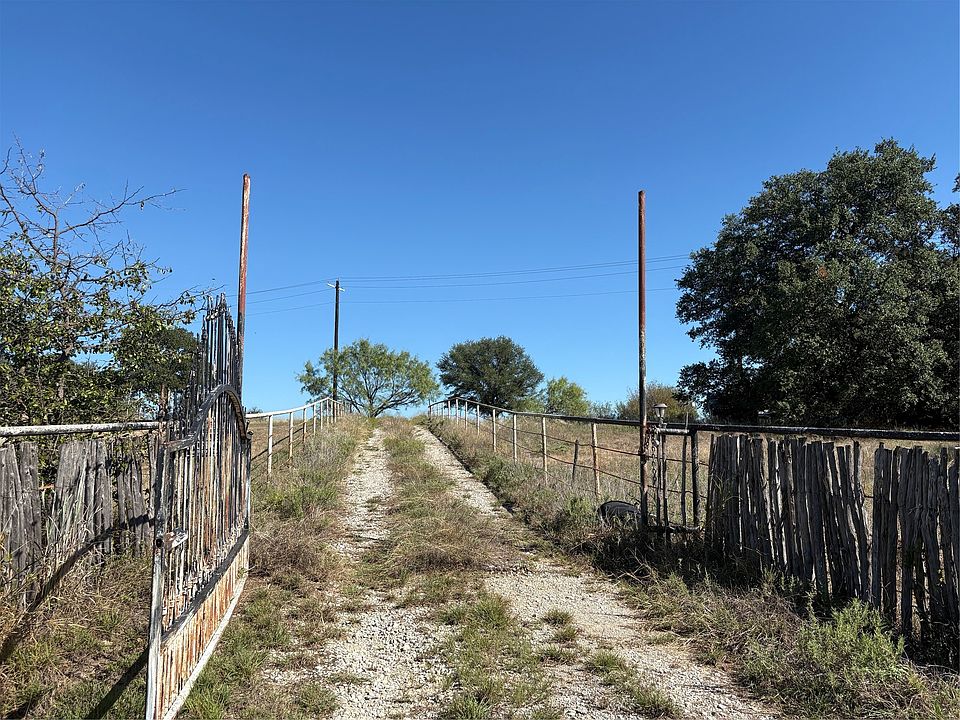 1st image of 104 Russell Bend Rd