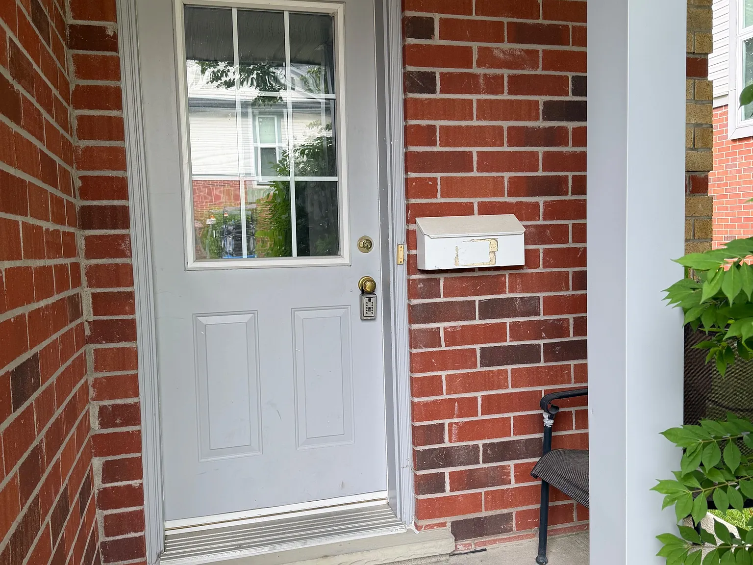 3 bed, $1,200 — Photo 3
