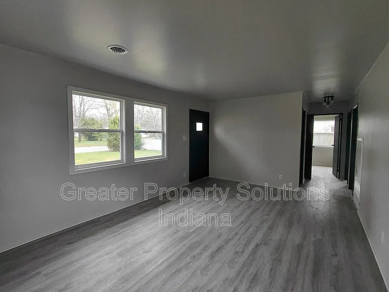 533 Highland Ave — Photo 3