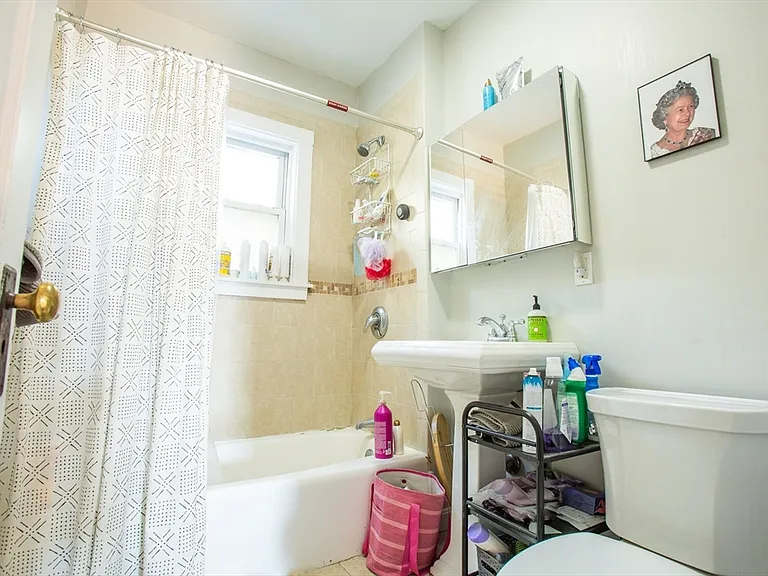 8 Belmont St #2 — Photo 4