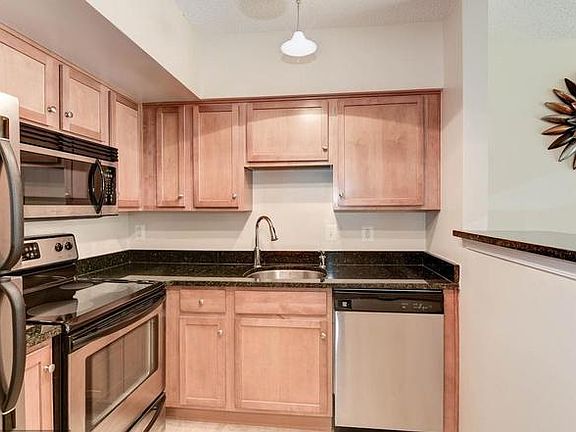 2nd image of 1001 N Randolph St APT 320