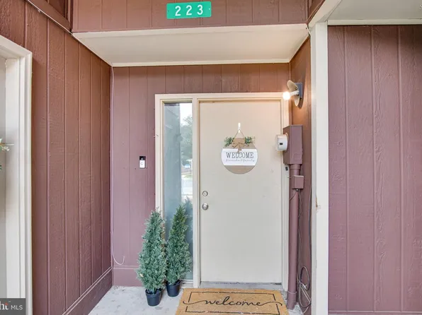 223 Lee Ct, Enola, PA 17025