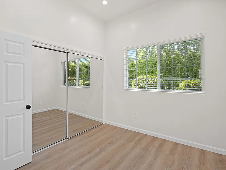 10327 Vanalden Ave — Photo 18
