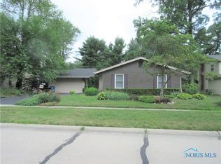 6848 S Fredericksburg Dr, Sylvania, OH 43560
