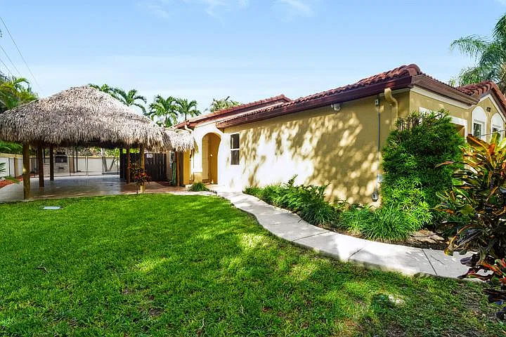4387 NW 1st Dr