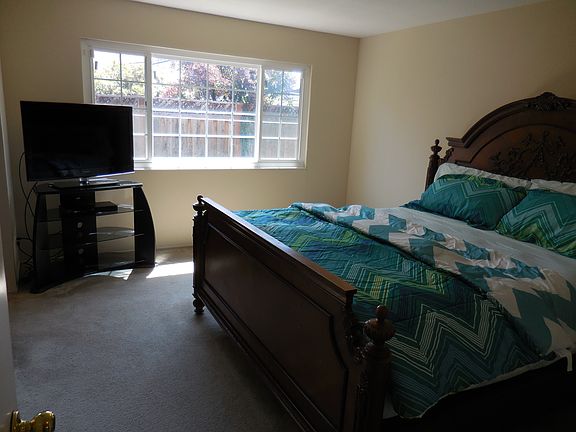 4th image of 80 Pear Blossom Ct