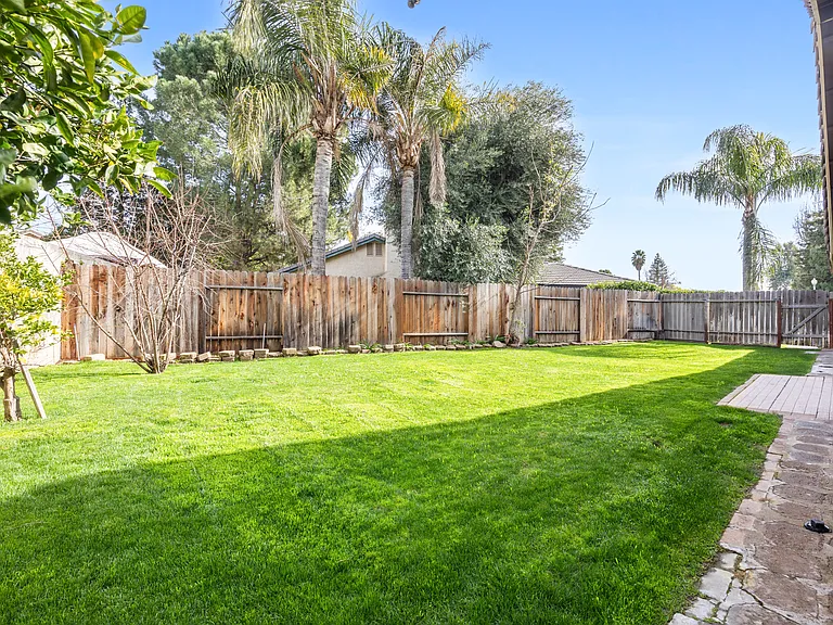 9506 Ravenrock Dr — Photo 38