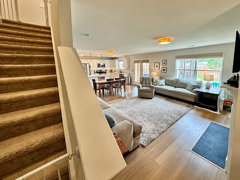 229 Whittier St — Photo 4