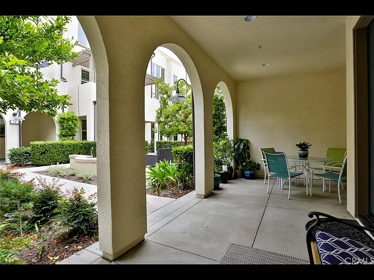 19 Abarrota St — Photo 13