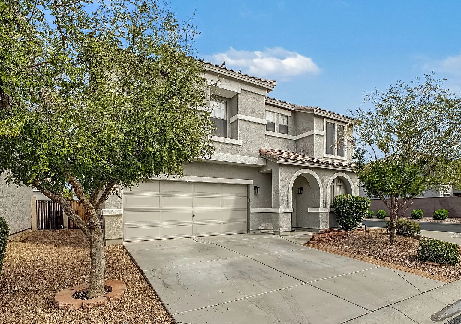 Beautiful 4 Bedroom Gilbert Home — Photo 4