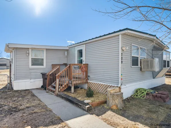 709 Dallas Rd, Cheyenne, WY 82007