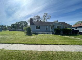 28331 Seneca St, Flat Rock, MI 48134