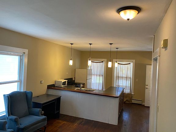 3rd image of 109 Heath St