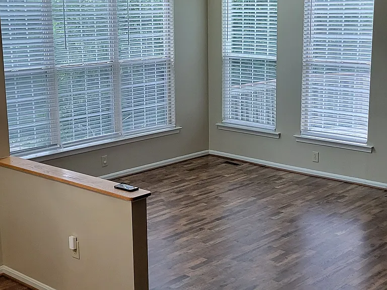110 Long Acre Ct — Photo 8