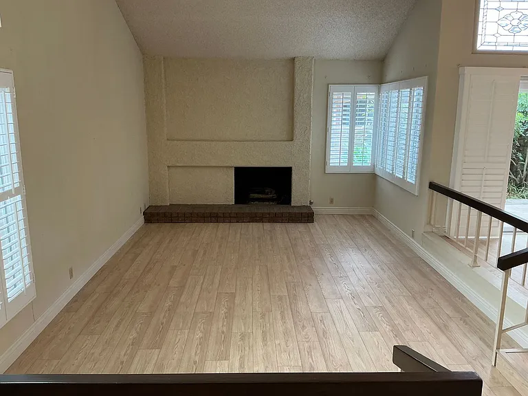 1920 Alto Ln — Photo 18