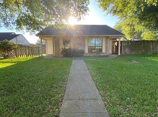 5625 Wood Bend Dr, Houston, TX 77049