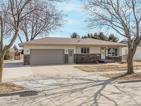 3rd image of 607 Homestead Trl