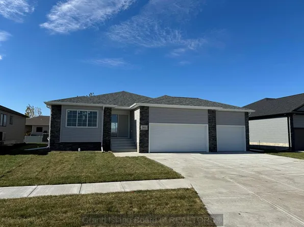 1642 Stonewood Ave, Grand Island, NE 68803