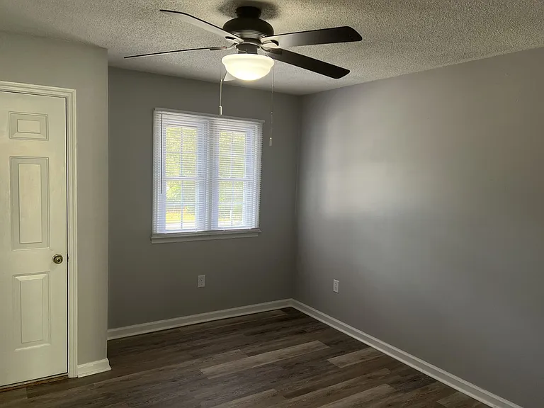 3400 N Oak St #5 — Photo 15