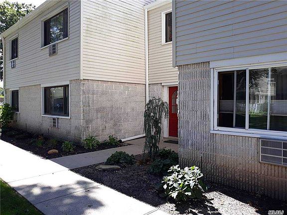 3rd image of 28 Richmond Blvd S #1B