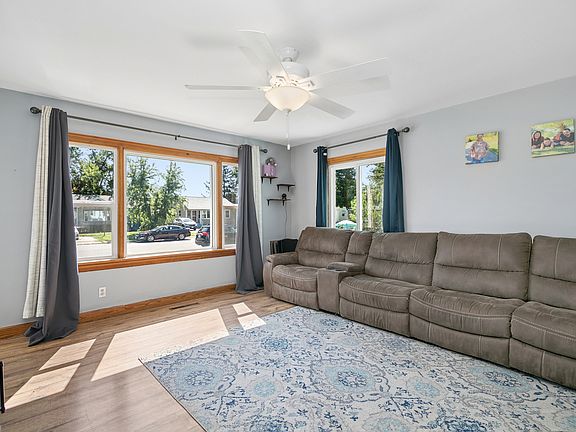 5th image of 1391 Circle Dr NE