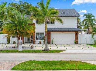 20051 NW 64th Pl, Hialeah, FL 33015