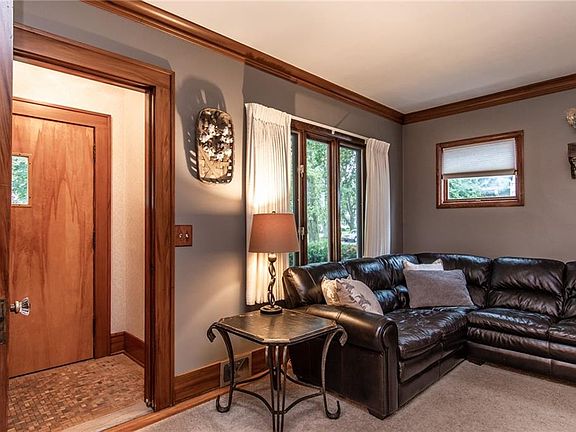 3rd image of 238 Thorndyke Rd