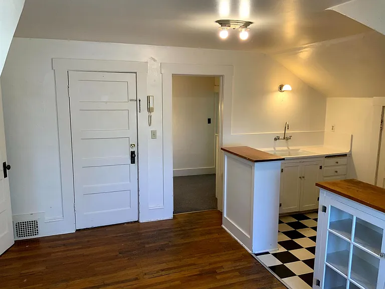 1176 Mill St #6 — Photo 9