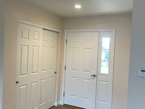 3rd image of 5 White Ash Ct
