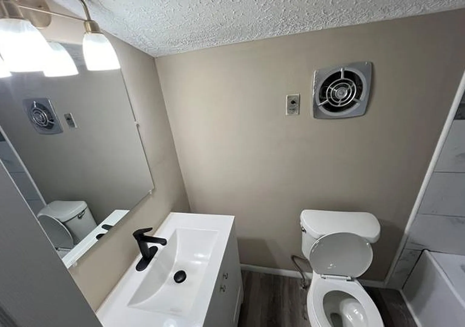 Spacious Cleveland Home for Rent Great Neighborhood! — Photo 2